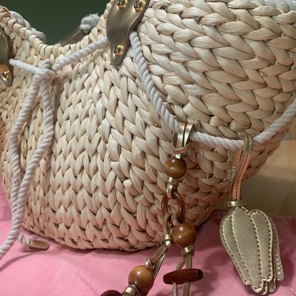 👜 Fully Lined Straw Summer Tote ☀️ - Picture 5 of 8